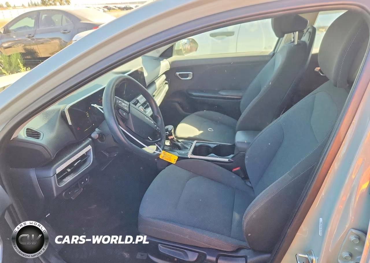 2025 Kia K4 Lxs VIN:3KPFT4DE5SE040745 - 7