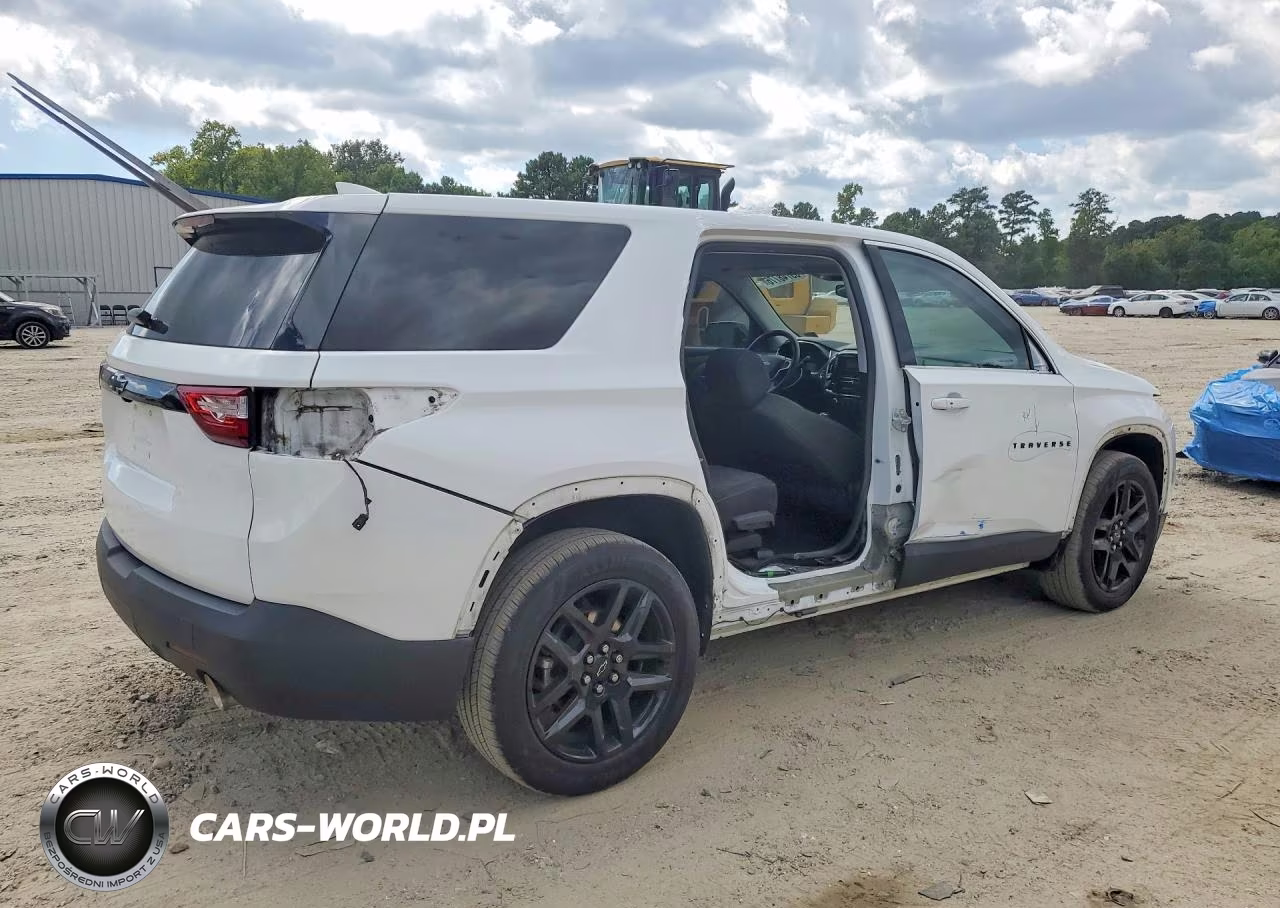 2020 Chevrolet Traverse Ls VIN:1GNERFKW6LJ314368 - 3