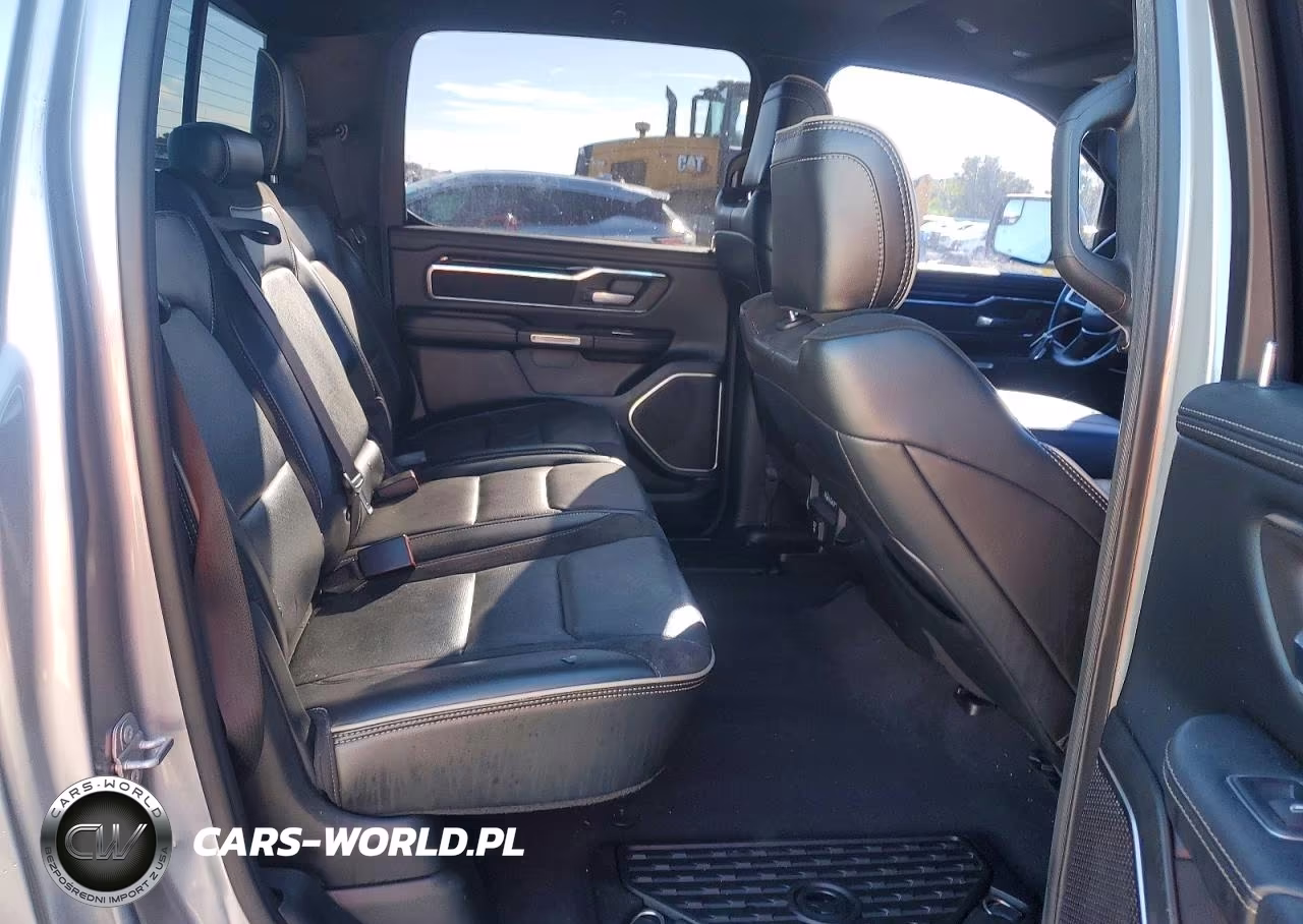 2019 Ram 1500 Laramie VIN:1C6SRFJT8KN695819 - 10