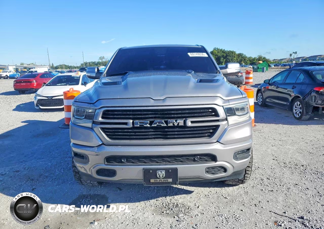 2019 Ram 1500 Laramie VIN:1C6SRFJT8KN695819 - 5