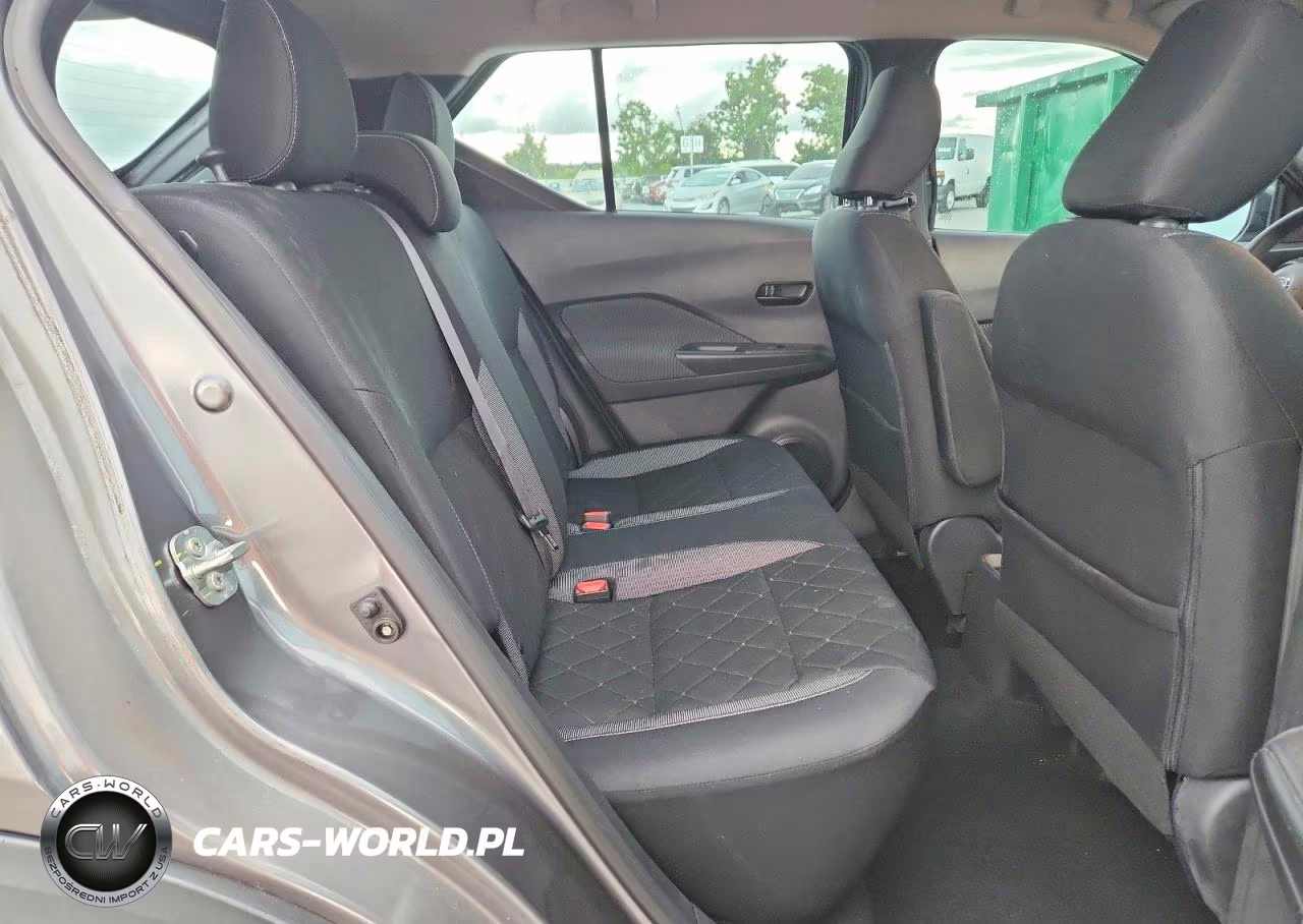 2019 Nissan Kicks S VIN:3N1CP5CUXKL536211 - 11