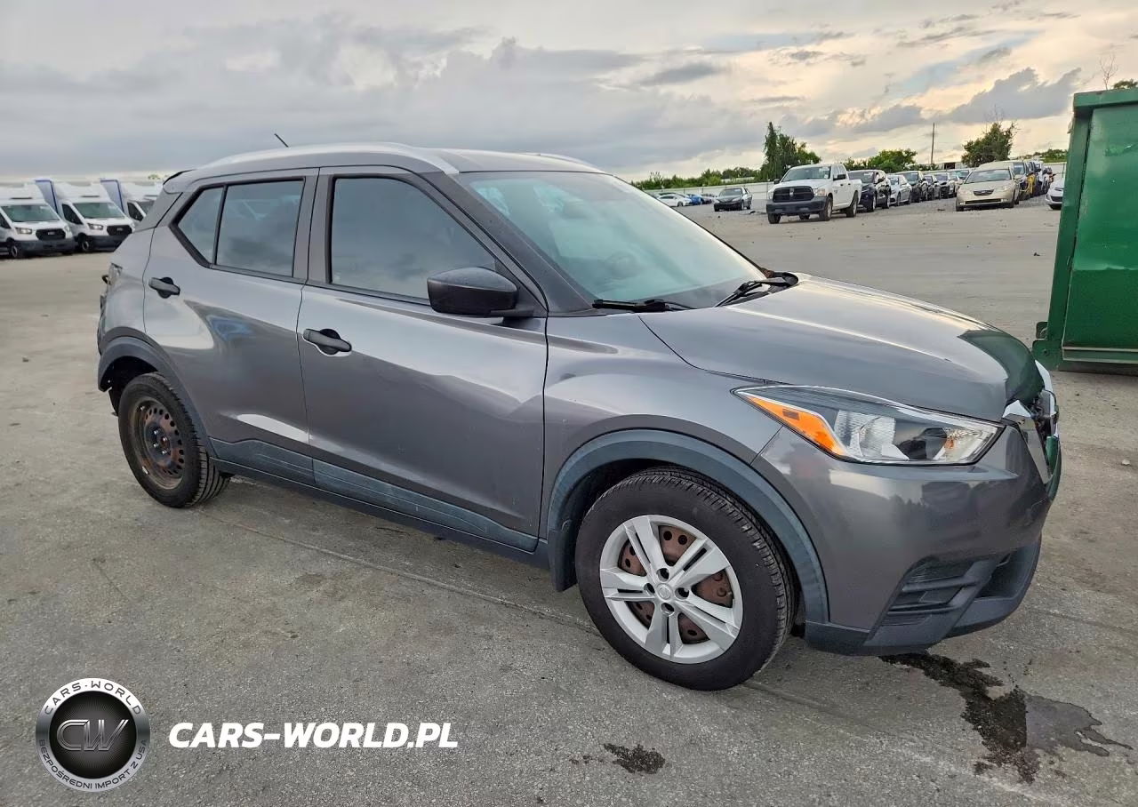 2019 Nissan Kicks S VIN:3N1CP5CUXKL536211 - 4