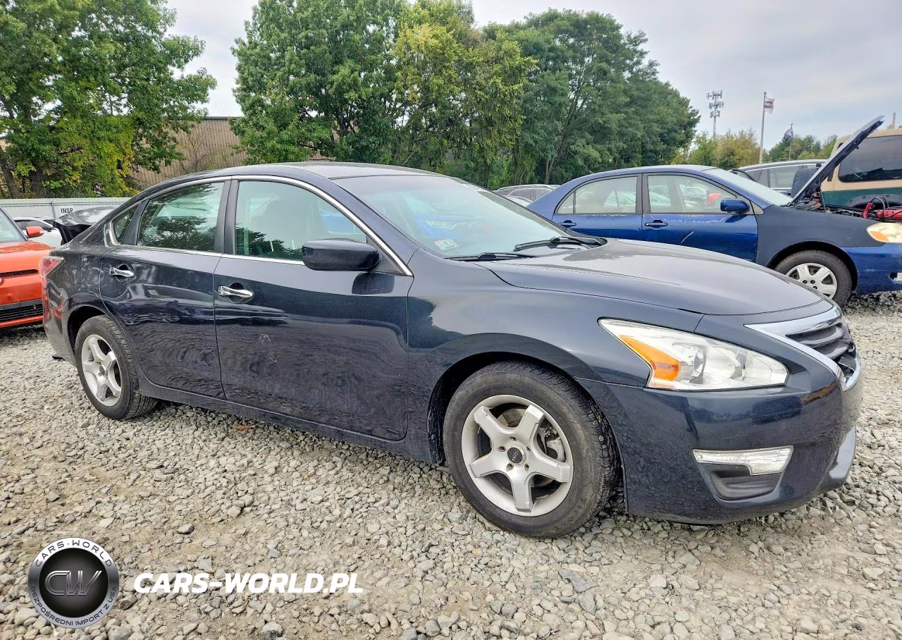 2015 Nissan Altima 2.5 S VIN:1N4AL3AP4FC284609 - 4