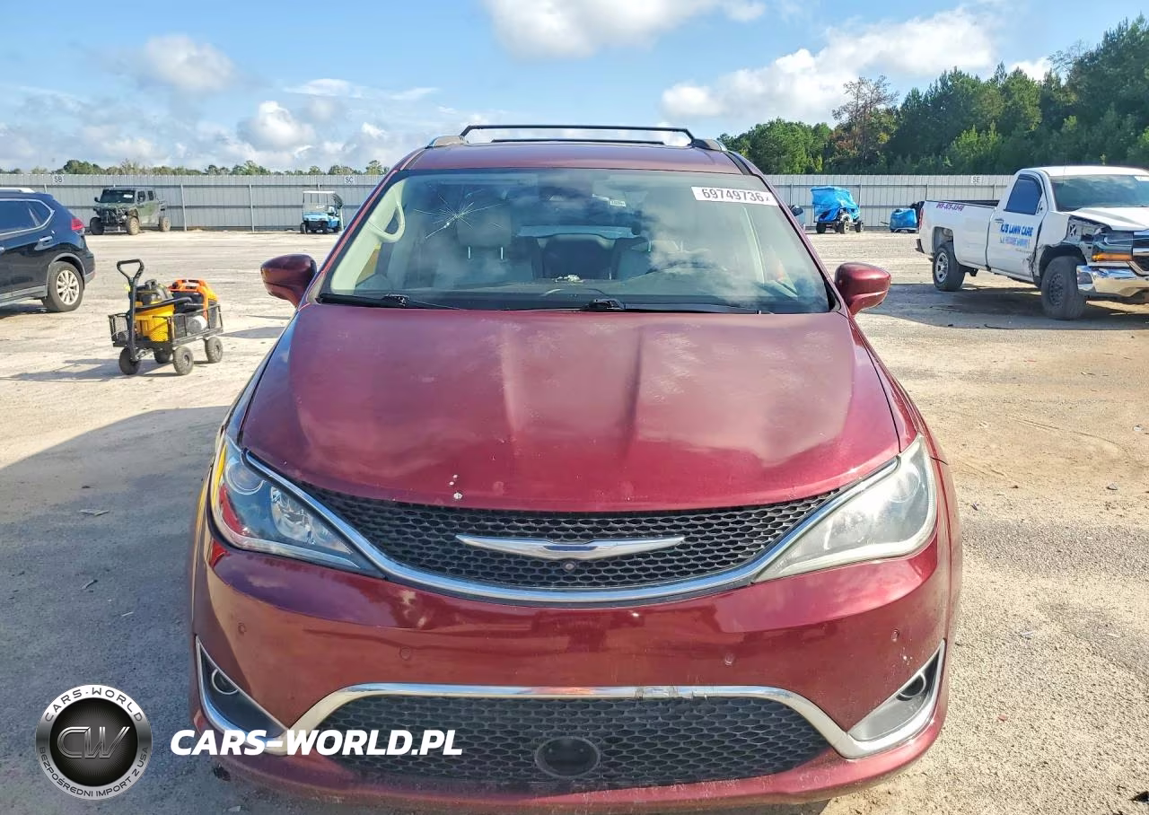 2017 Chrysler Pacifica Touring L Plus VIN:2C4RC1EGXHR614369 - 5