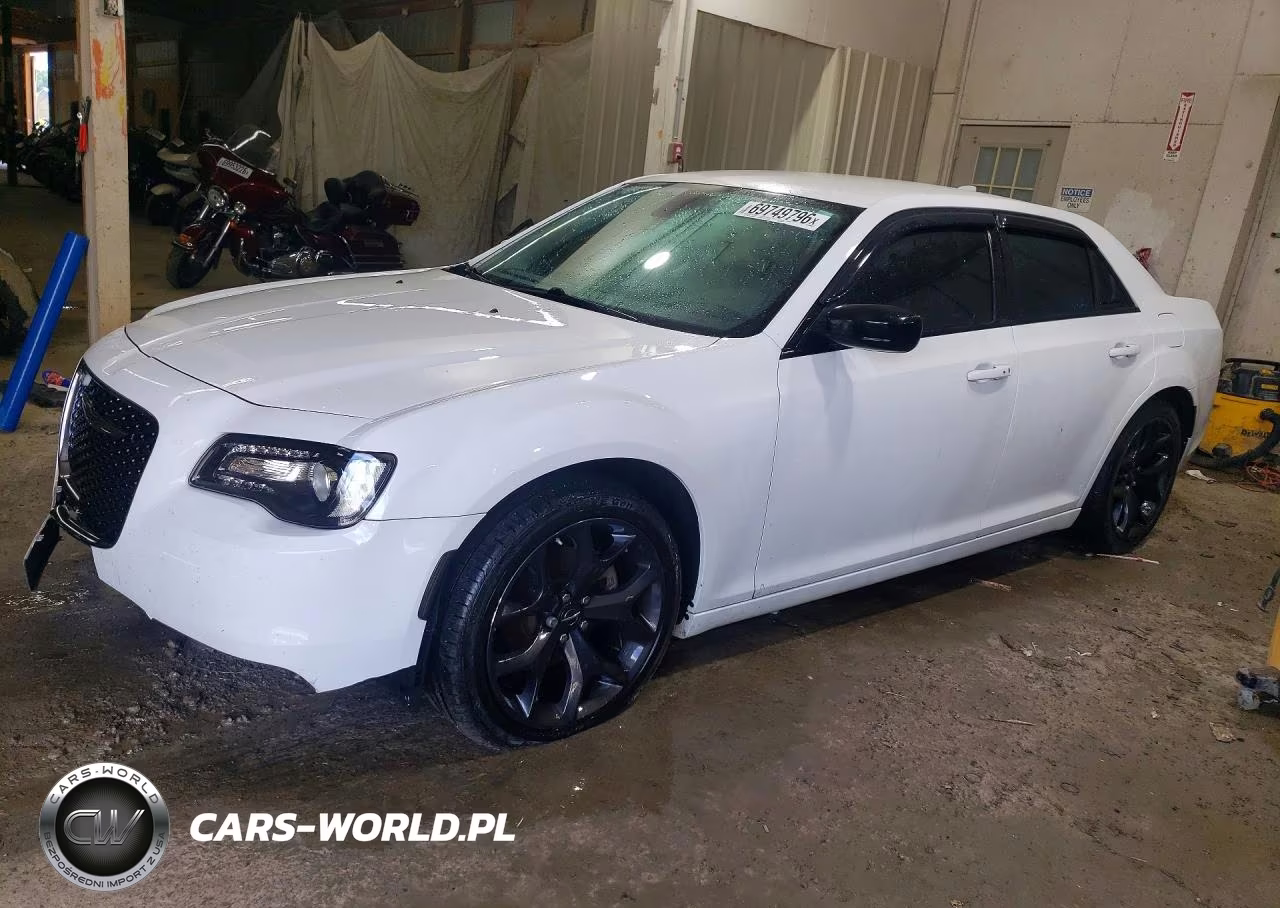 2022 Chrysler 300 Touring VIN:2C3CCAAG1NH205372 - 1