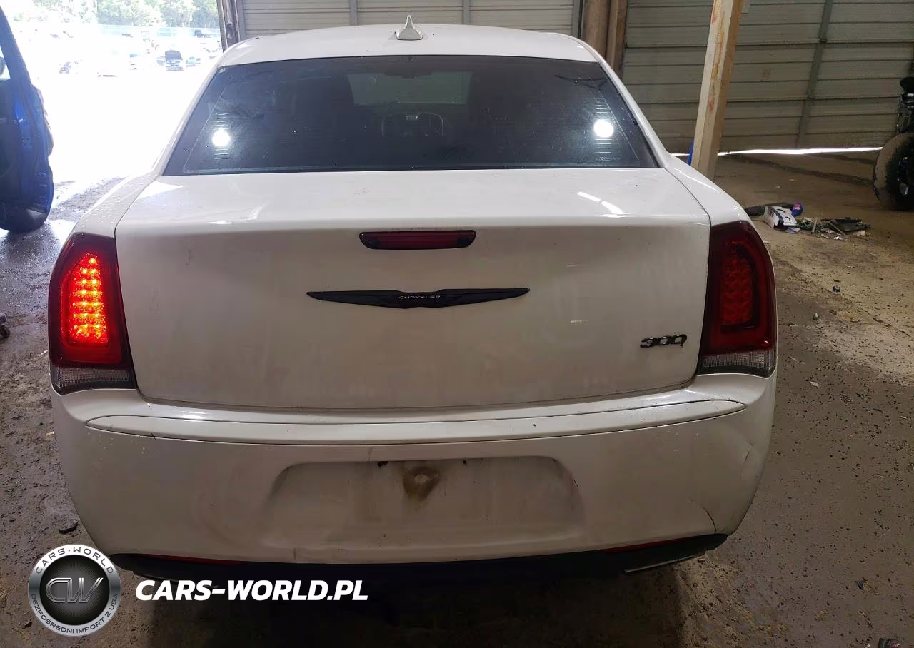 2022 Chrysler 300 Touring VIN:2C3CCAAG1NH205372 - 6
