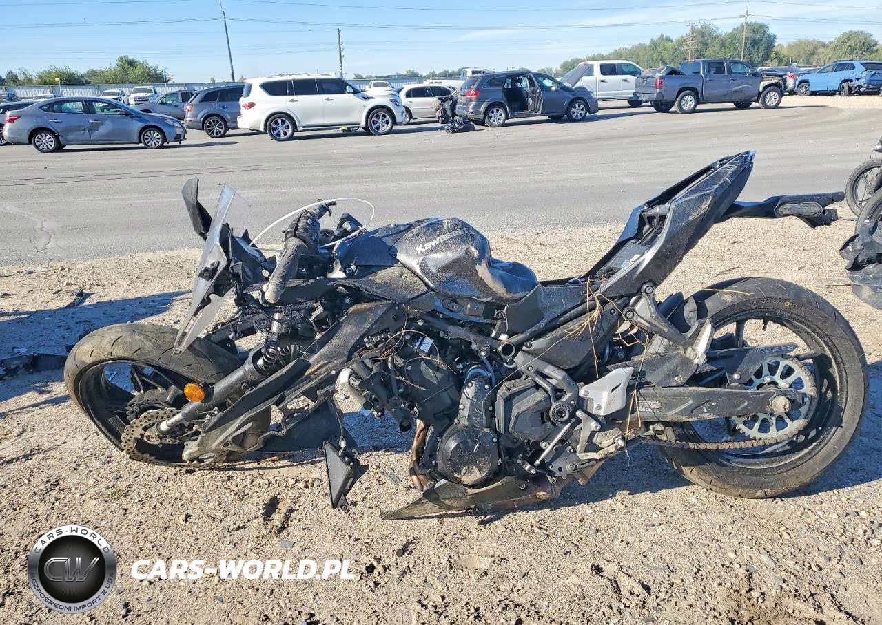 2026 Kawasaki Ex650 R VIN:ML5EXER18TDAJ9870 - 3