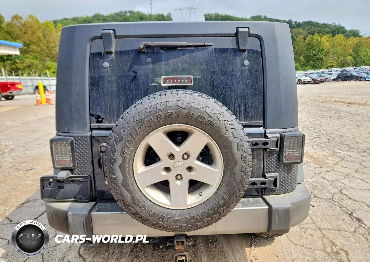 2010 Jeep Wrangler Unlimited Sport VIN:1J4BA3H12AL195596 - 6