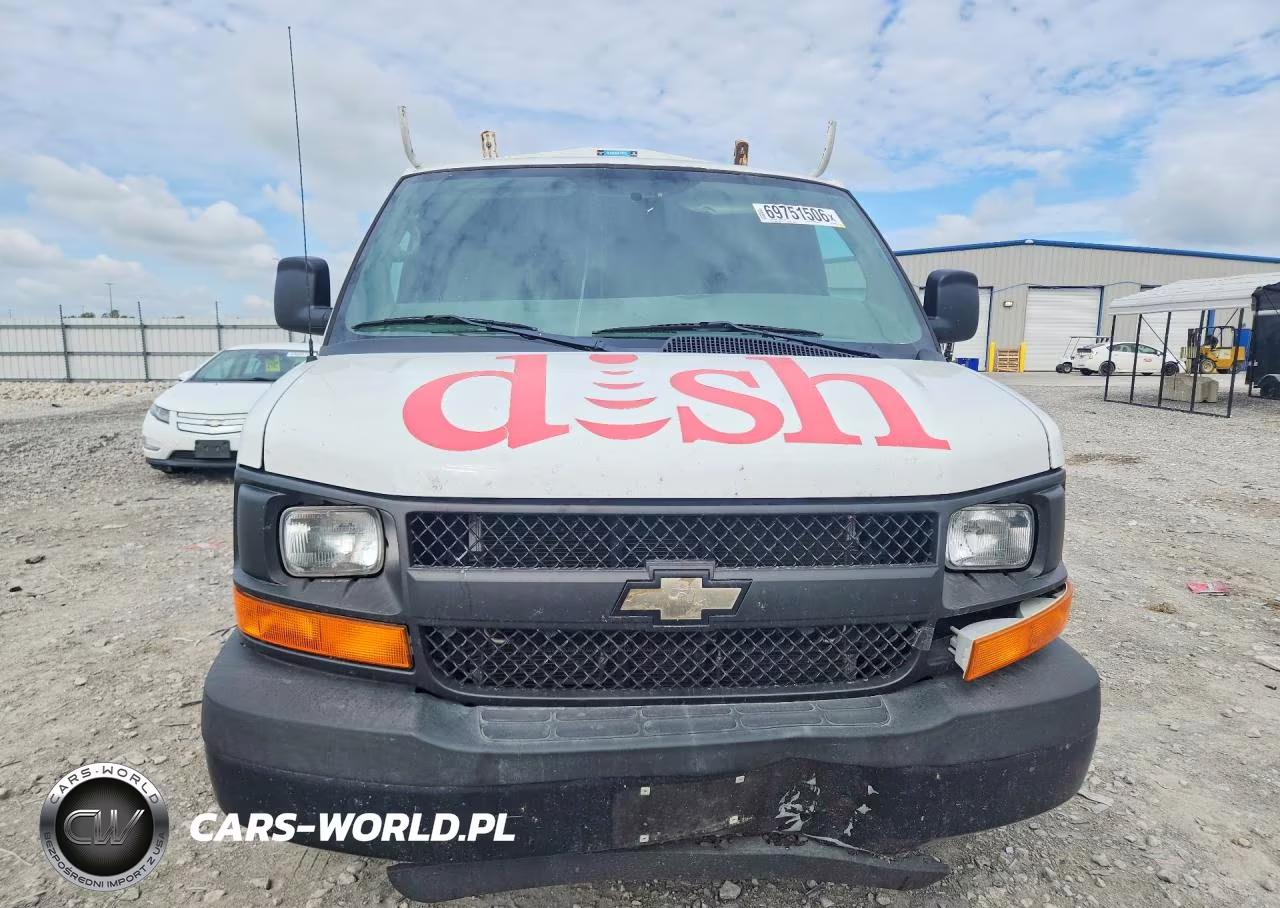 2015 Chevrolet Express G2500 VIN:1GCWGFCF5F1264343 - 5