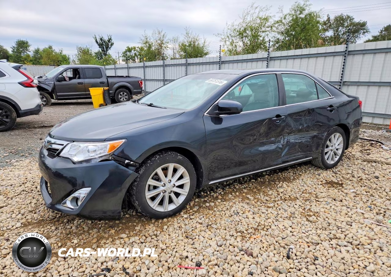 2013 Toyota Camry Xle V6 – zdjęcie 1 z 12