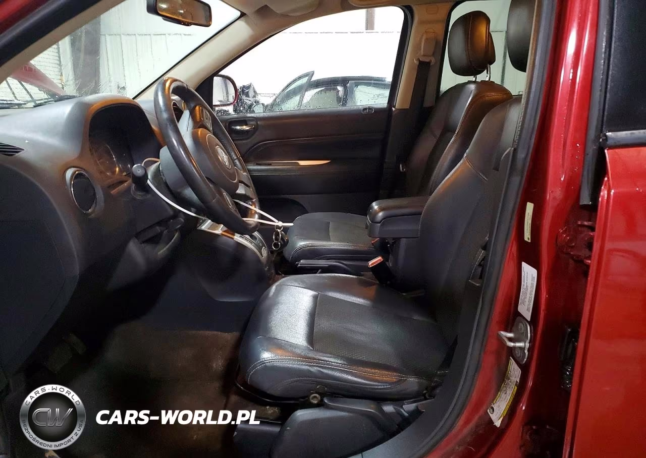 2014 Jeep Compass Latitude VIN:1C4NJDEB8ED817429 - 7