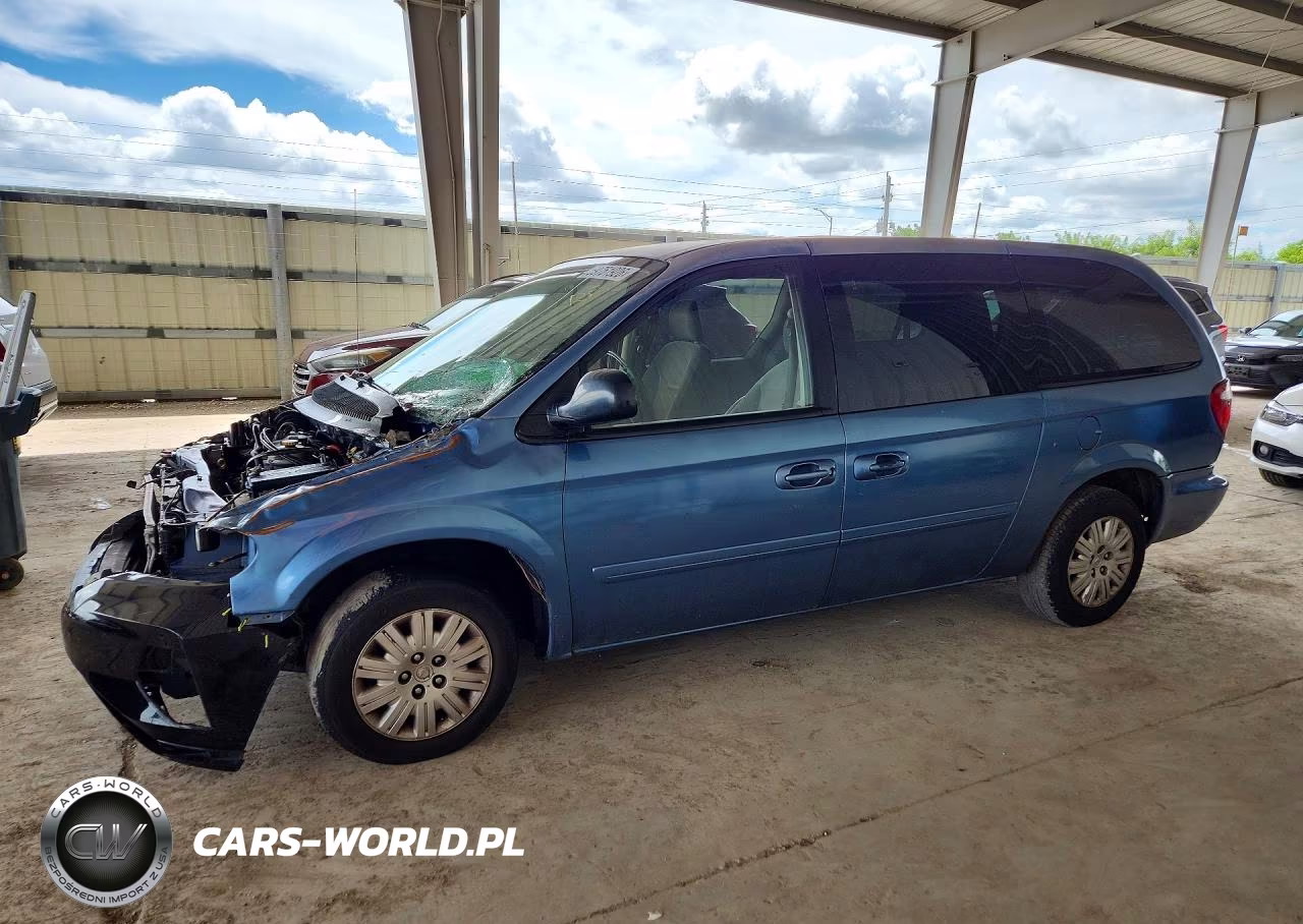 2007 Chrysler Town & Country Lx