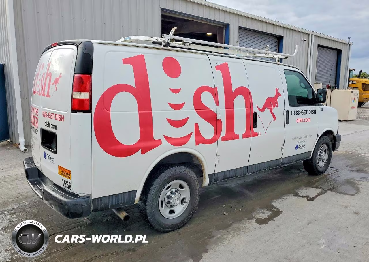 2015 Chevrolet Express G2500 VIN:1GCWGFCF8F1264353 - 3