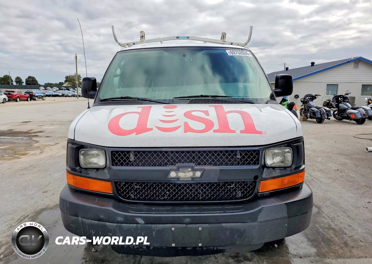 2015 Chevrolet Express G2500 VIN:1GCWGFCF8F1264353 - 5