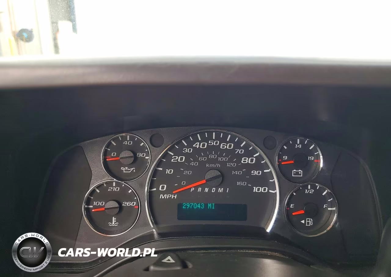 2015 Chevrolet Express G2500 VIN:1GCWGFCF8F1264353 - 9