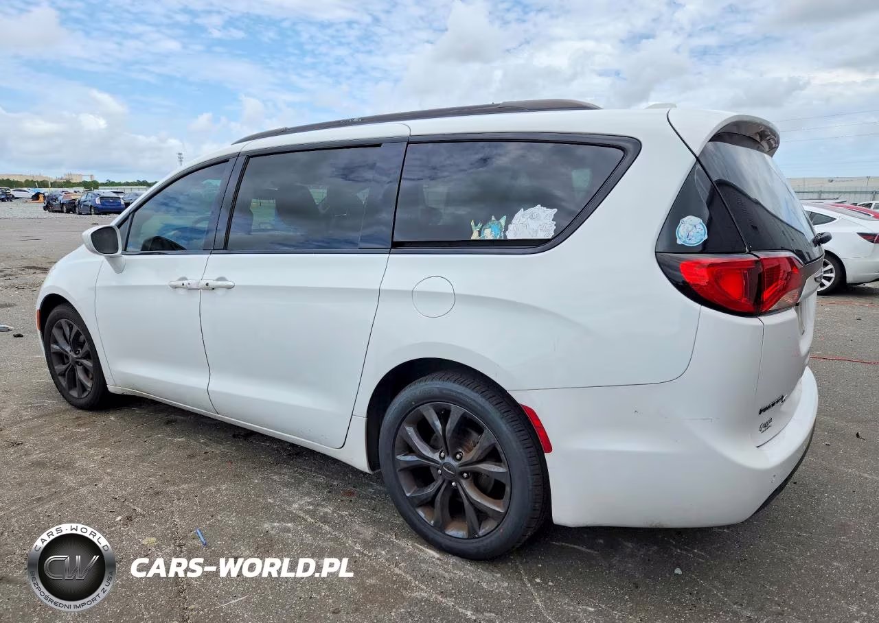 2020 Chrysler Pacifica Touring L VIN:2C4RC1BG3LR237784 - 2