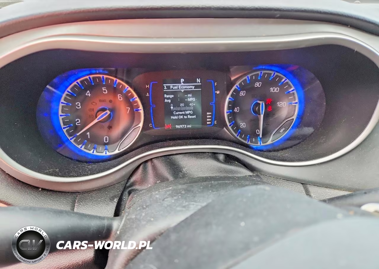 2020 Chrysler Pacifica Touring L VIN:2C4RC1BG3LR237784 - 9