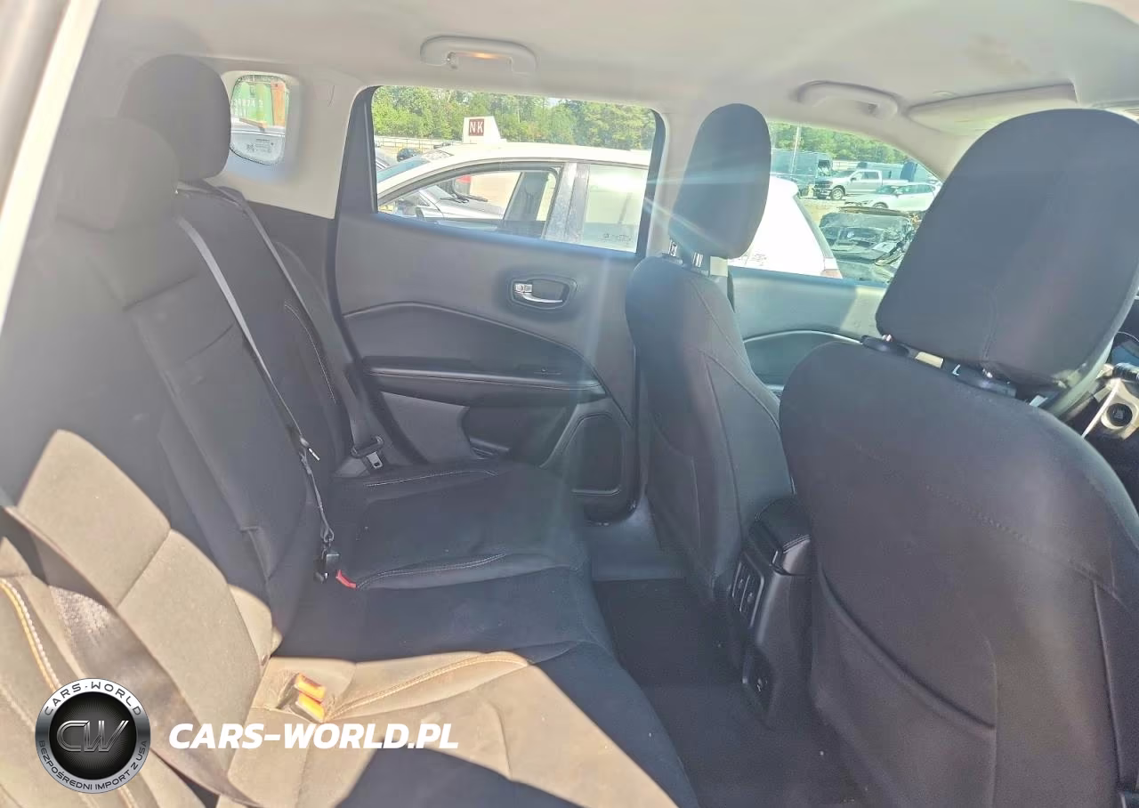 2018 Jeep Compass Sport VIN:3C4NJCABXJT226829 - 11