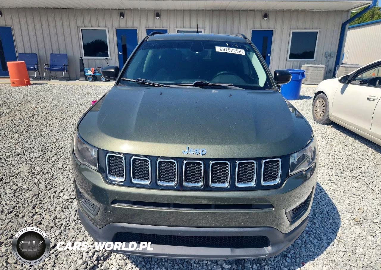 2018 Jeep Compass Sport VIN:3C4NJCABXJT226829 - 5