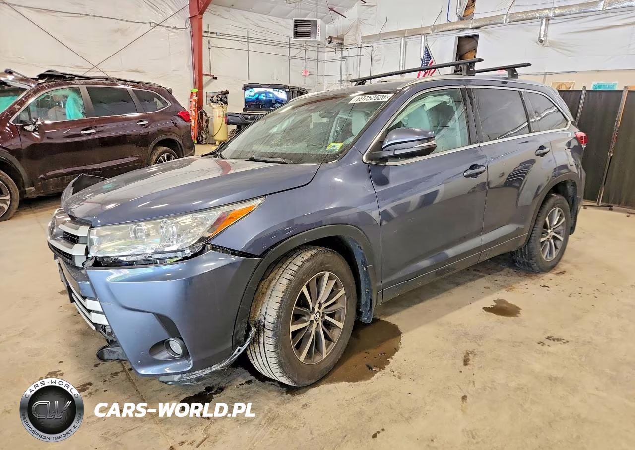 2017 Toyota Highlander Xle VIN:5TDJZRFH5HS379226 - 1