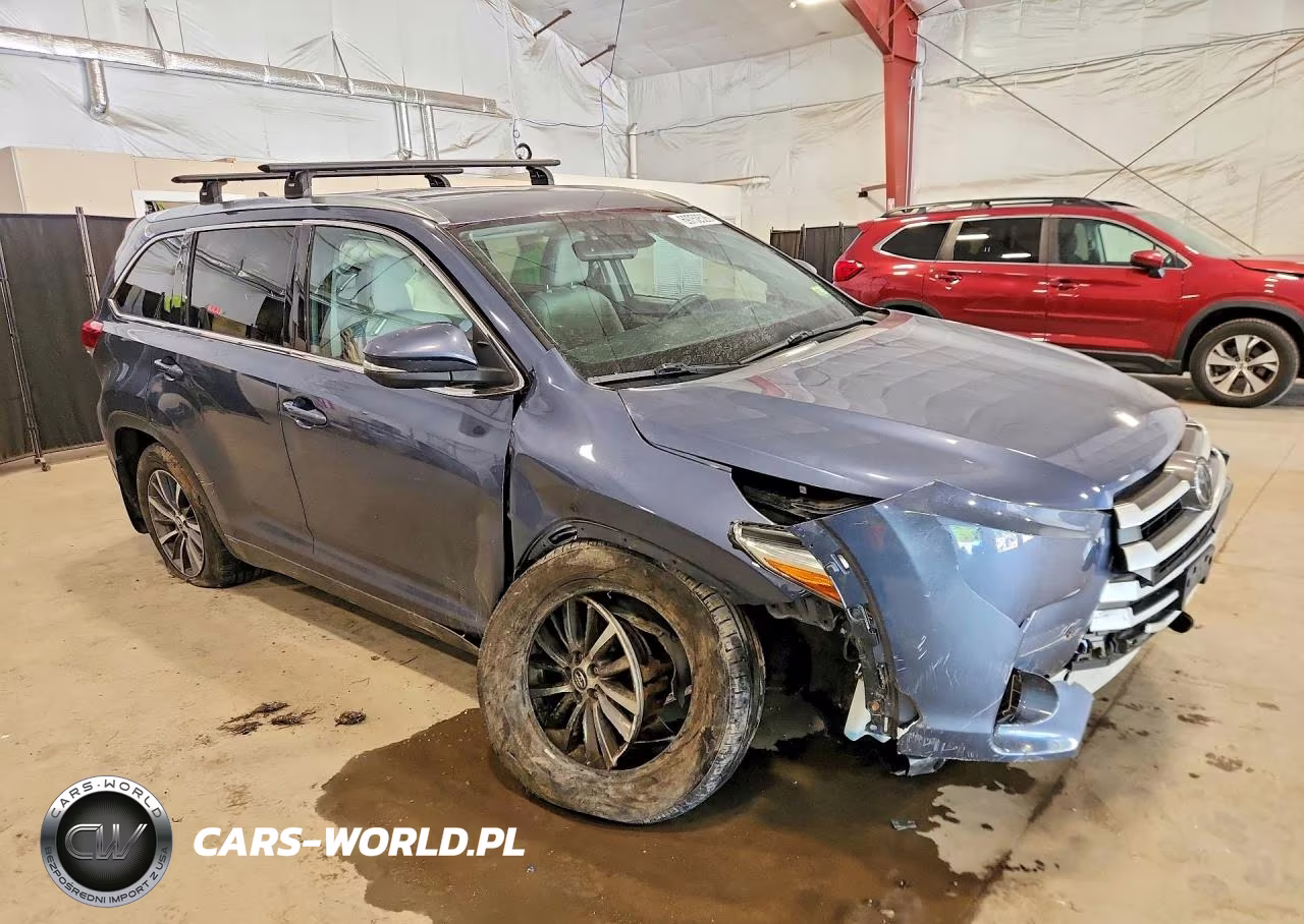 2017 Toyota Highlander Xle VIN:5TDJZRFH5HS379226 - 4