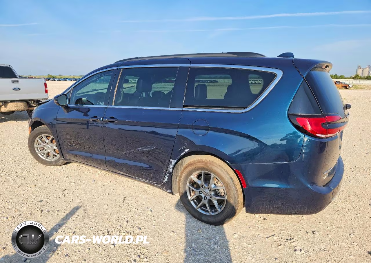 2021 Chrysler Pacifica Touring VIN:2C4RC1FG3MR587282 - 2