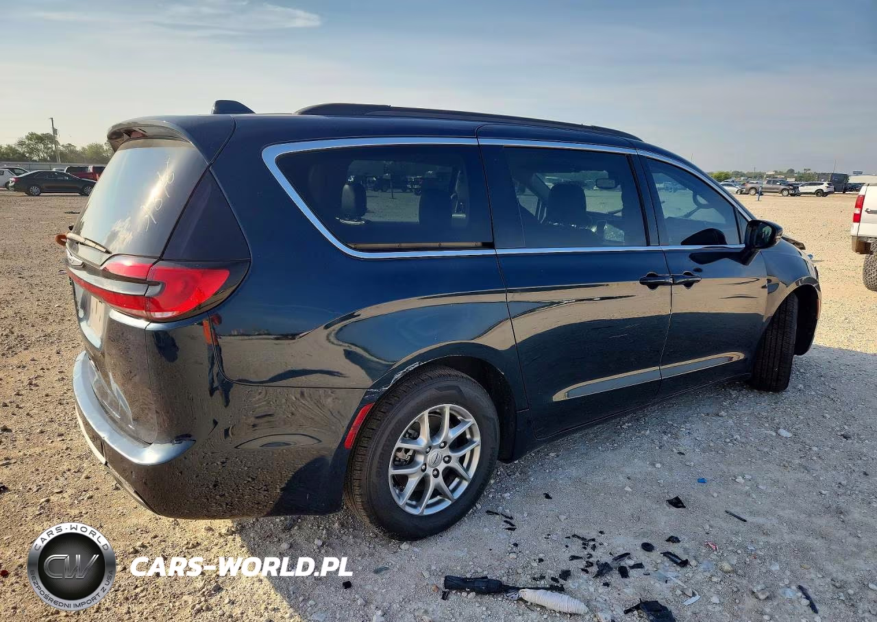 2021 Chrysler Pacifica Touring VIN:2C4RC1FG3MR587282 - 3