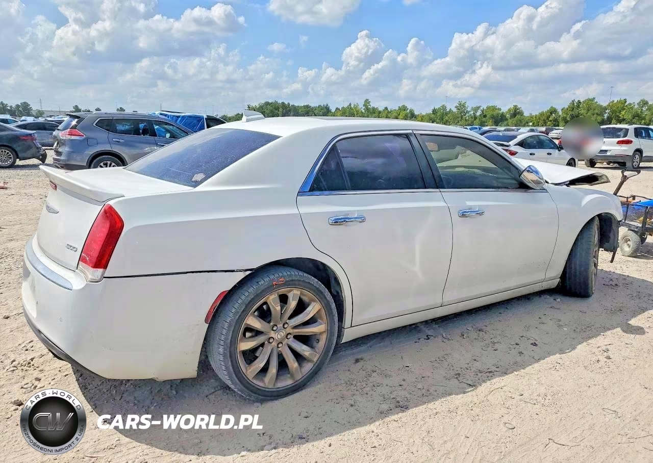 2018 Chrysler 300 Limited VIN:2C3CCAEG7JH319798 - 3