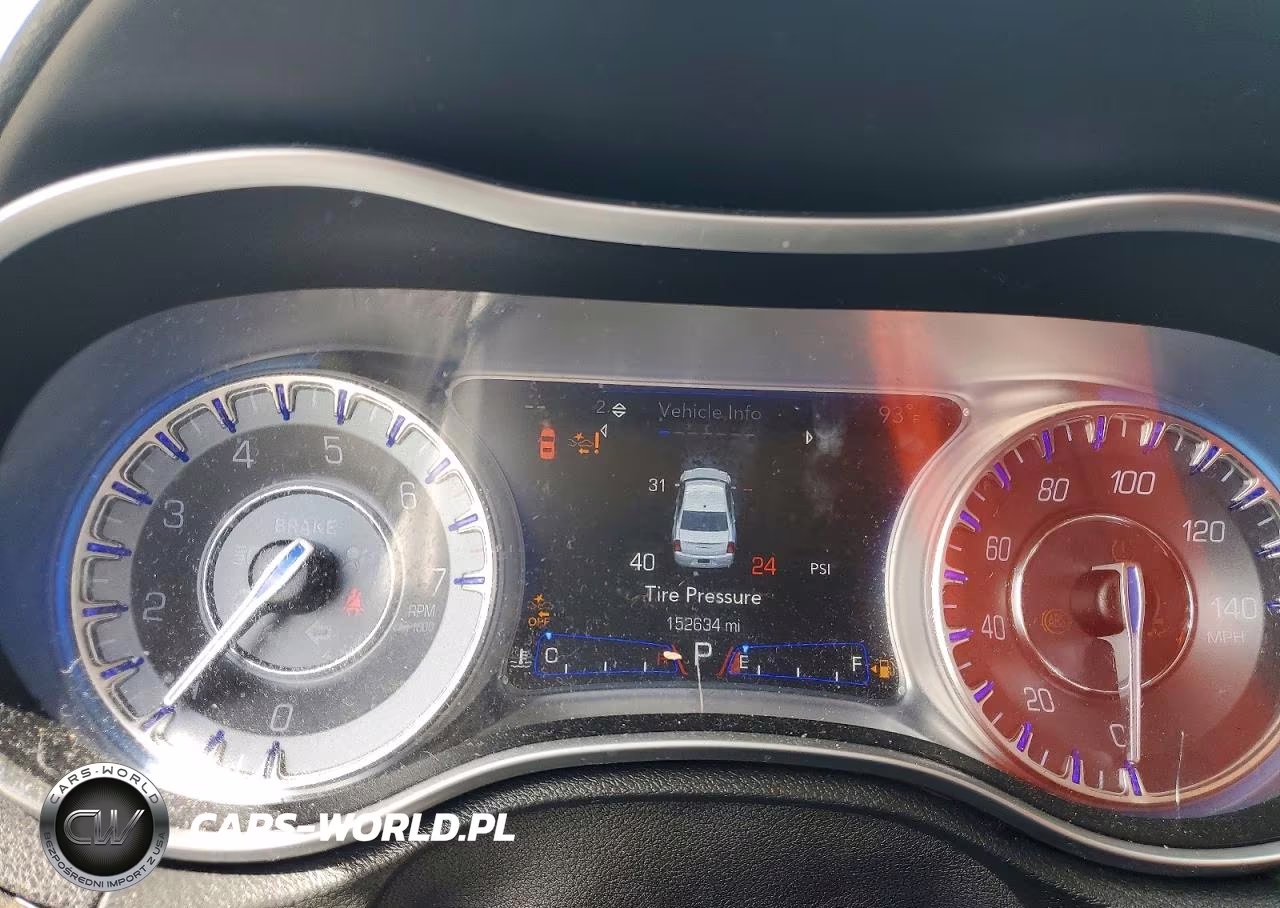 2018 Chrysler 300 Limited VIN:2C3CCAEG7JH319798 - 9
