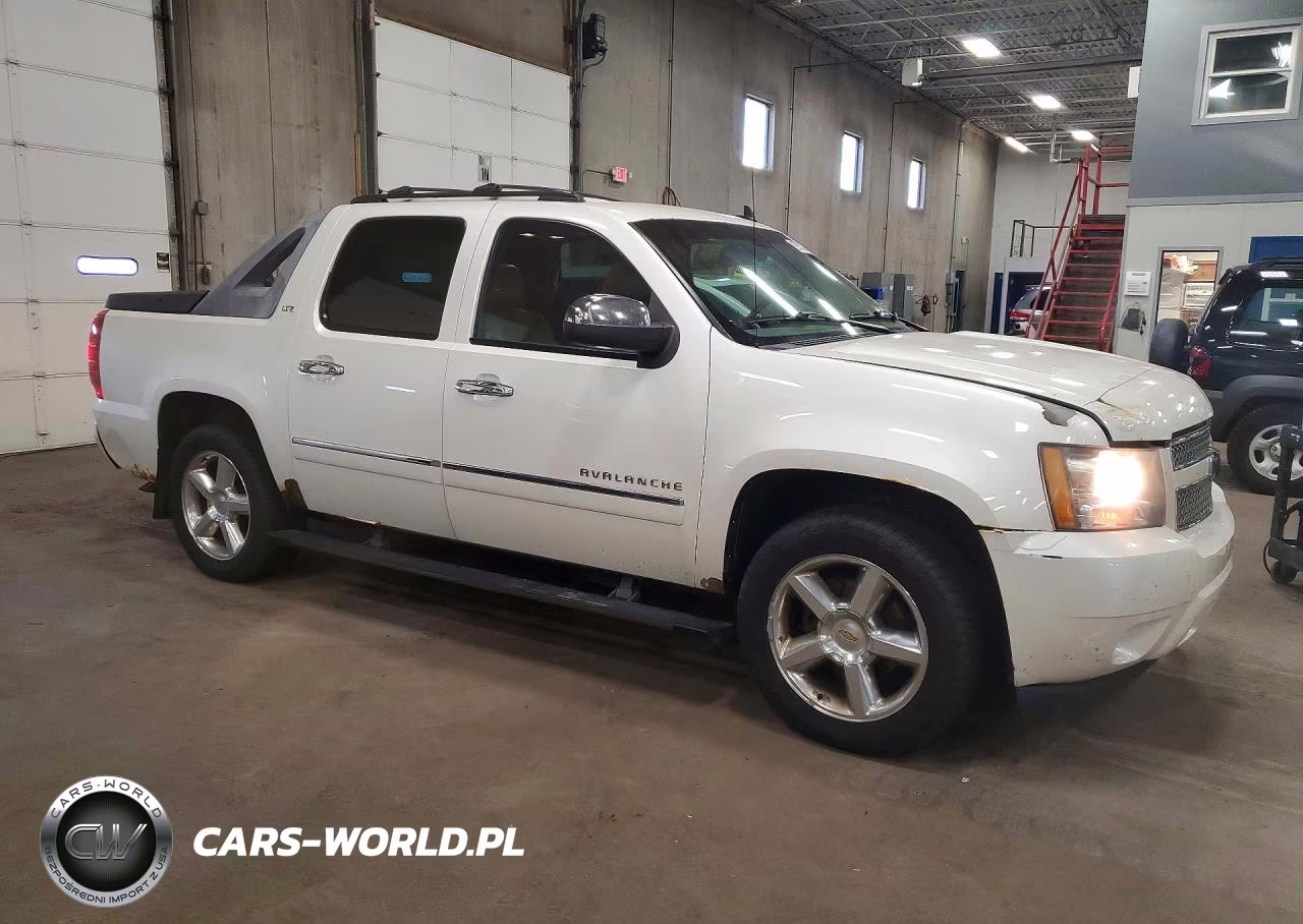 2011 Chevrolet Avalanche Ltz VIN:3GNTKGE39BG232654 - 4