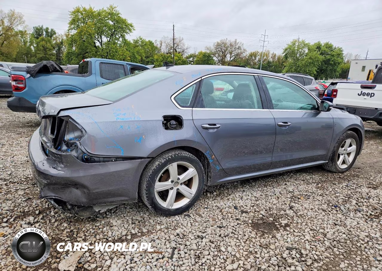 2013 Volkswagen Passat Se VIN:1VWBH7A32DC107748 - 3