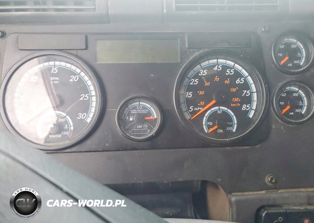 2016 Freightliner Cascadia 125 Semi Truck VIN:1FUJGLD53GLGT6844 - 9