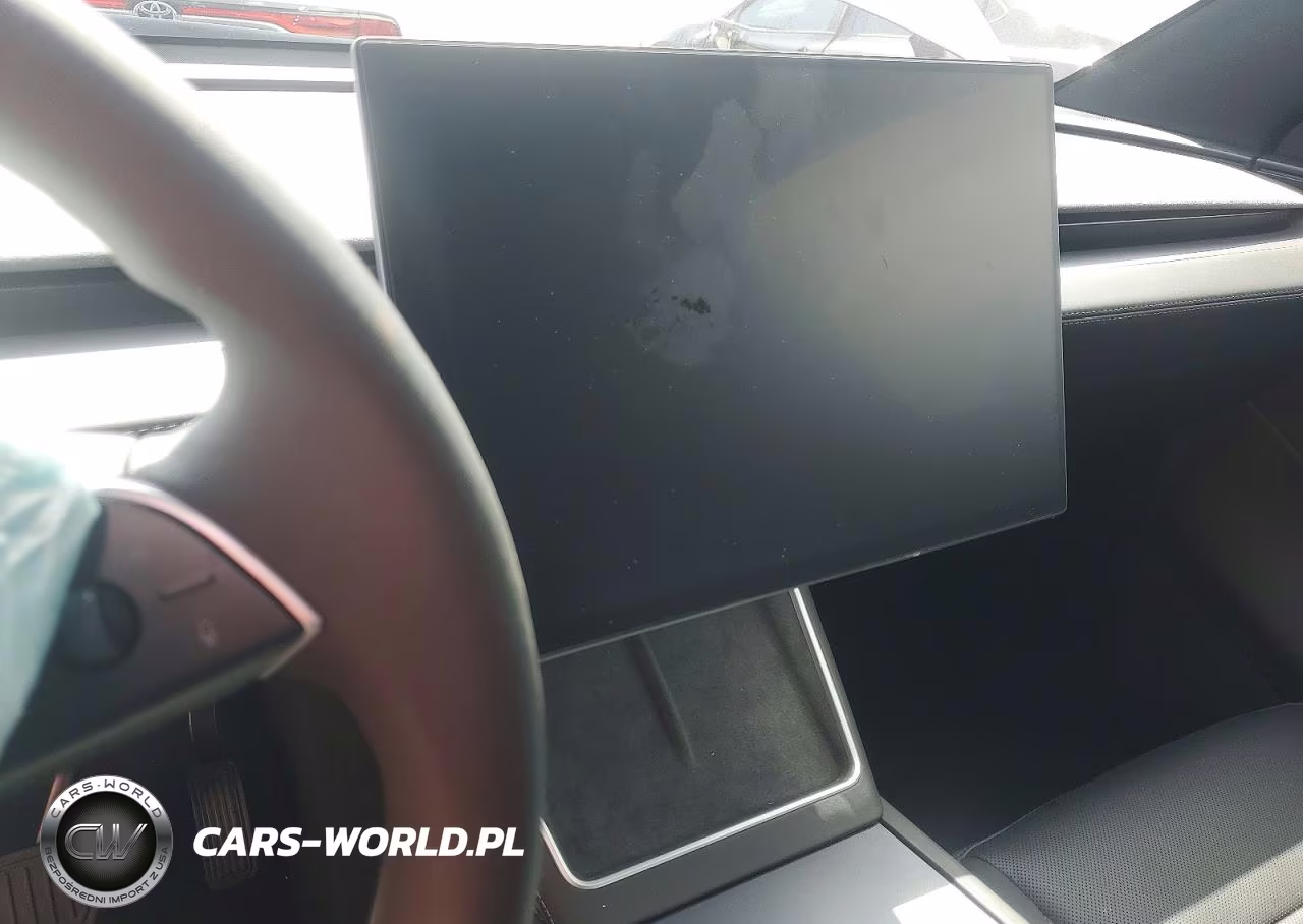 2026 Tesla Model Y VIN:7SAYGAEE7TF700289 - 9