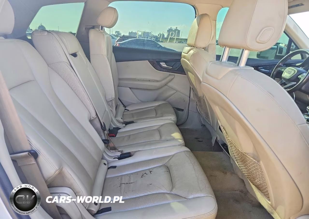 2017 Audi Q7 Premium Plus VIN:WA1LAAF70HD015374 - 11