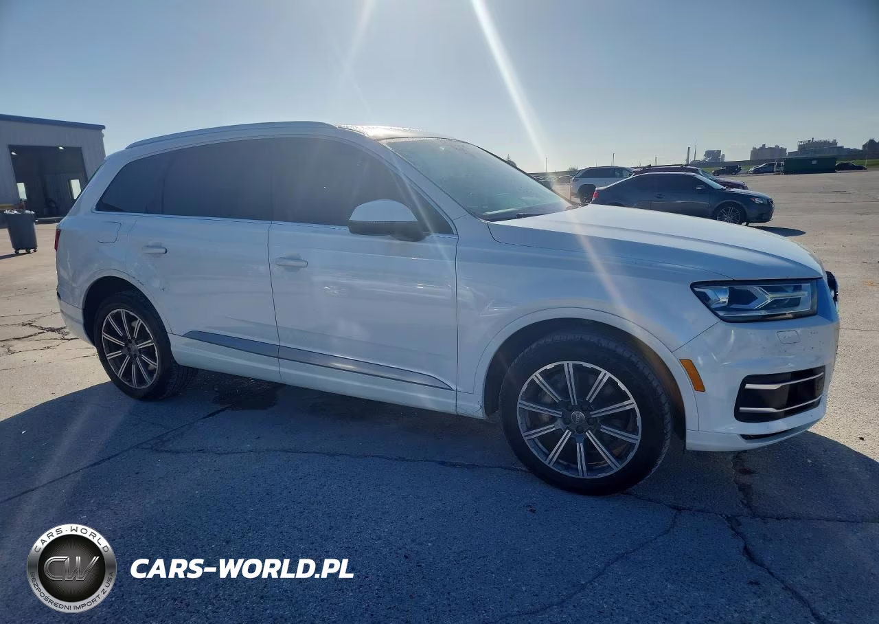 2017 Audi Q7 Premium Plus VIN:WA1LAAF70HD015374 - 4