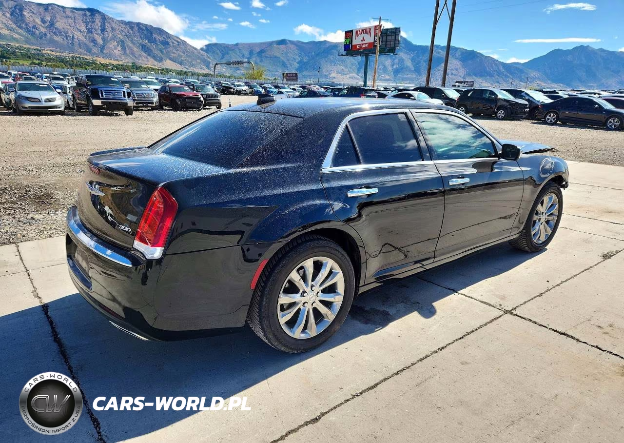 2019 Chrysler 300 Limited VIN:2C3CCAKG0KH560320 - 3