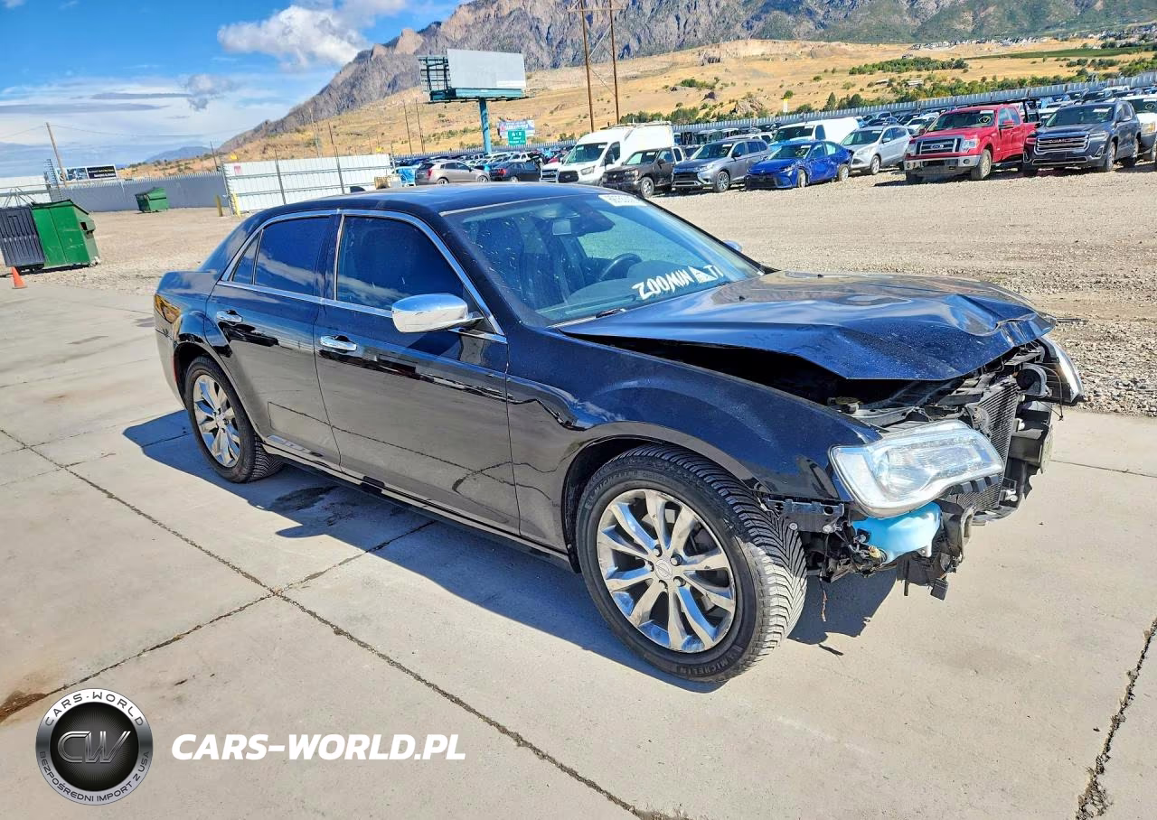 2019 Chrysler 300 Limited VIN:2C3CCAKG0KH560320 - 4