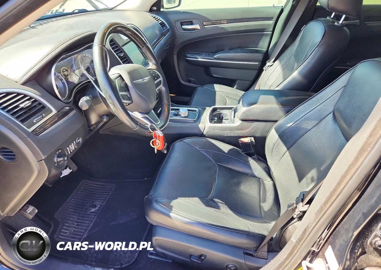 2019 Chrysler 300 Limited VIN:2C3CCAKG0KH560320 - 7