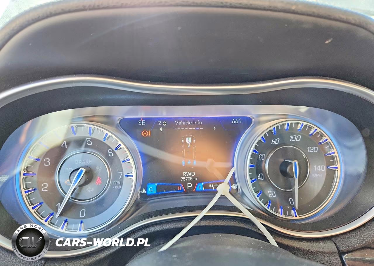 2019 Chrysler 300 Limited VIN:2C3CCAKG0KH560320 - 9
