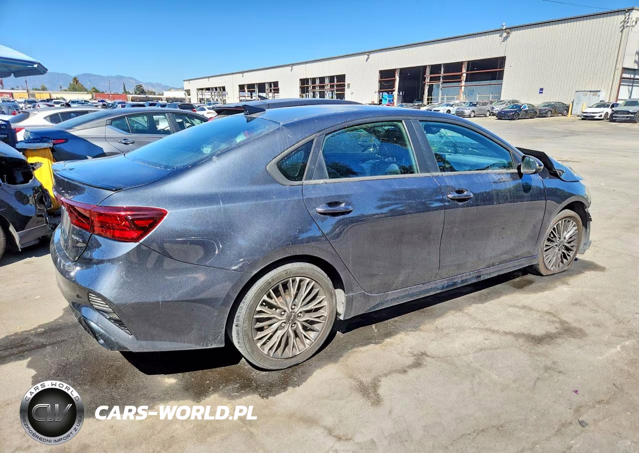 2024 Kia Forte Gt Line VIN:3KPF54AD4RE713136 - 3