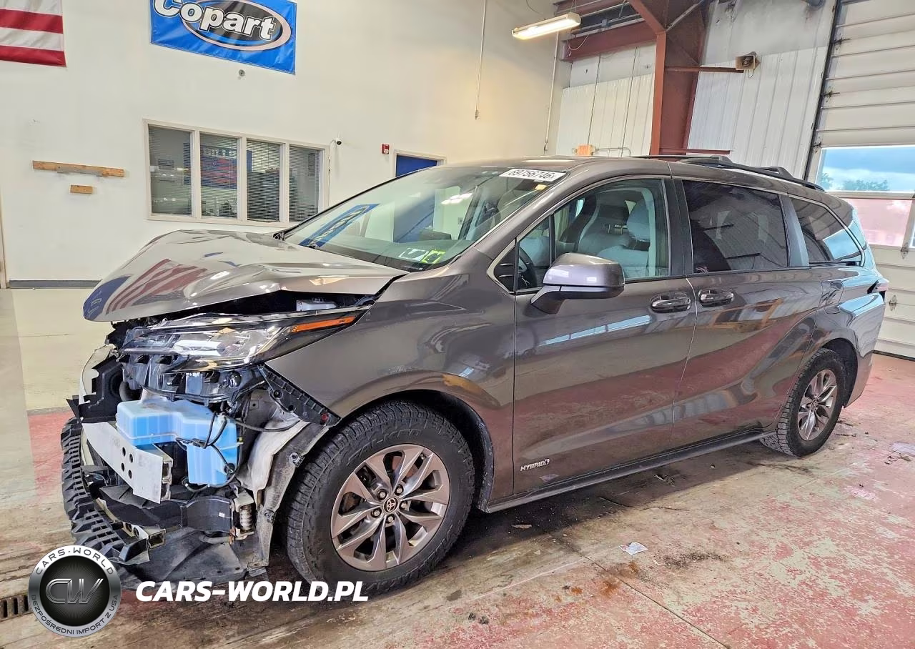2021 Toyota Sienna Le
