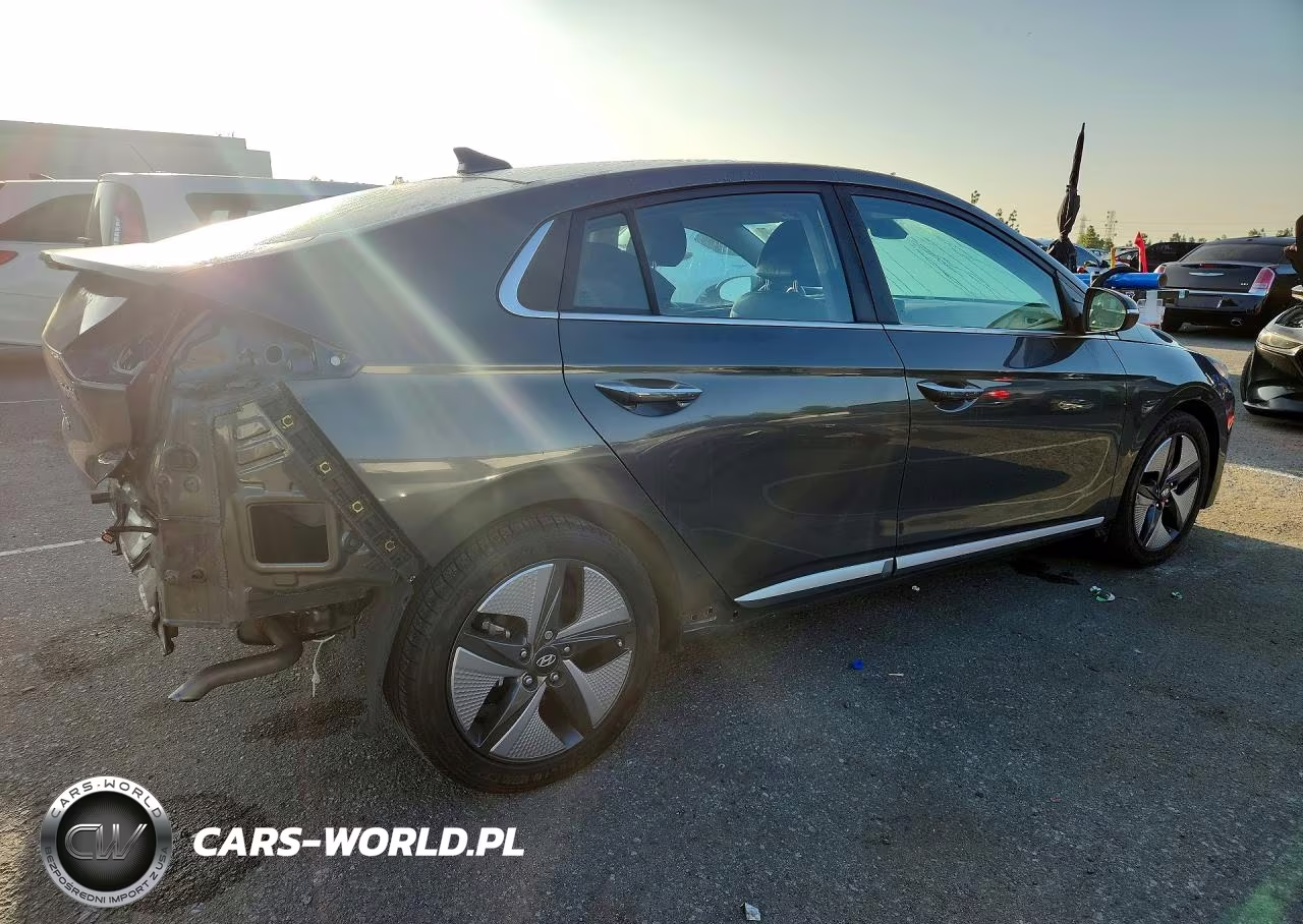 2022 Hyundai Ioniq Limited VIN:KMHC05LC3NU265829 - 3
