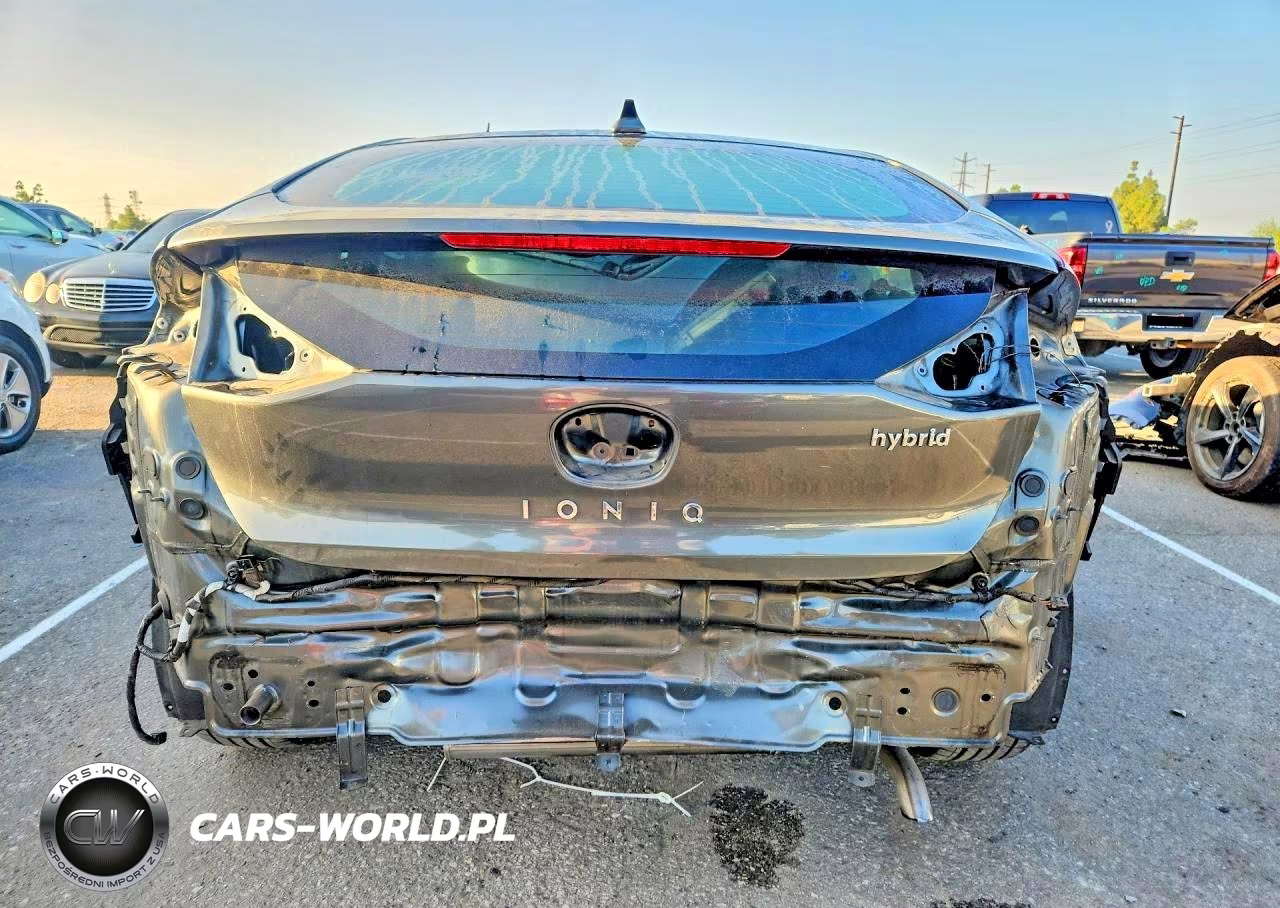 2022 Hyundai Ioniq Limited VIN:KMHC05LC3NU265829 - 6