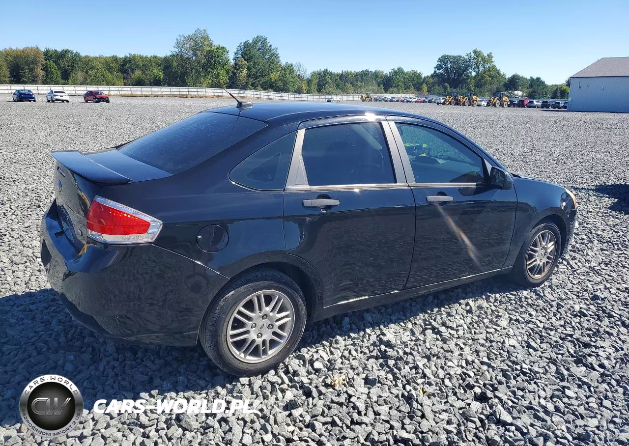 2010 Ford Focus Se VIN:1FAHP3FN5AW137068 - 3
