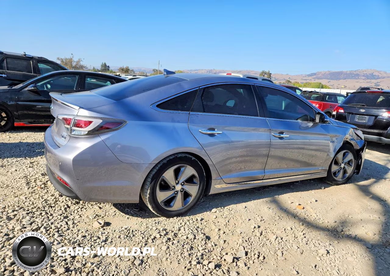 2016 Hyundai Sonata Plug-In Hybrid Limited VIN:KMHE54L25GA024807 - 3