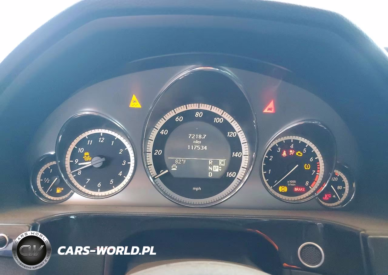 2010 Mercedes-Benz E 550 VIN:WDDHF7CB3AA107214 - 9