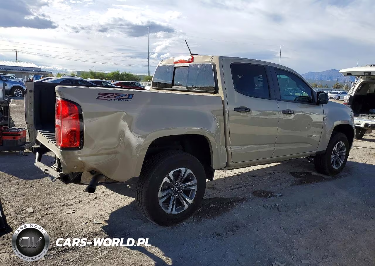 2022 Chevrolet Colorado Z71 VIN:1GCGTDENXN1300812 - 3