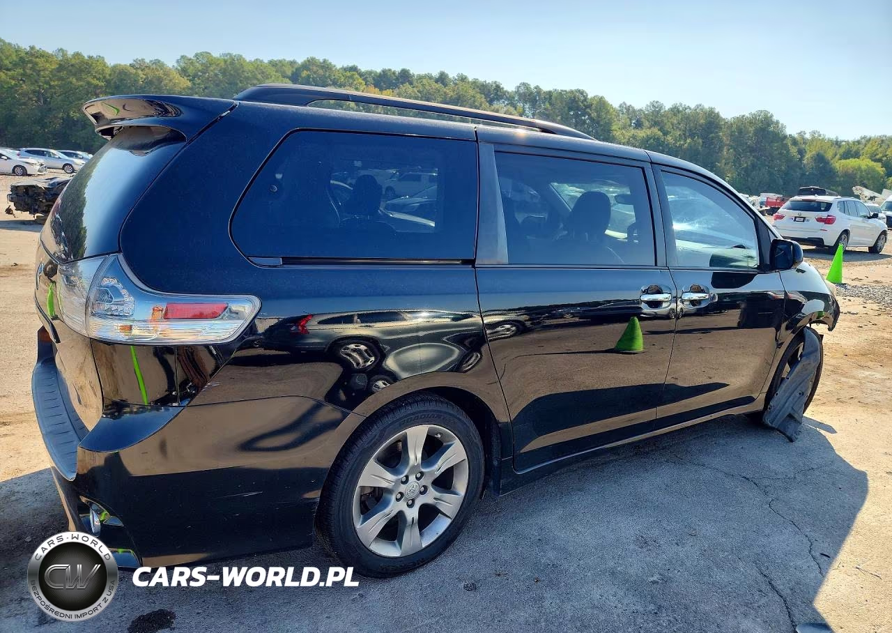2014 Toyota Sienna VIN:5TDXK3DC5ES498702 - 3