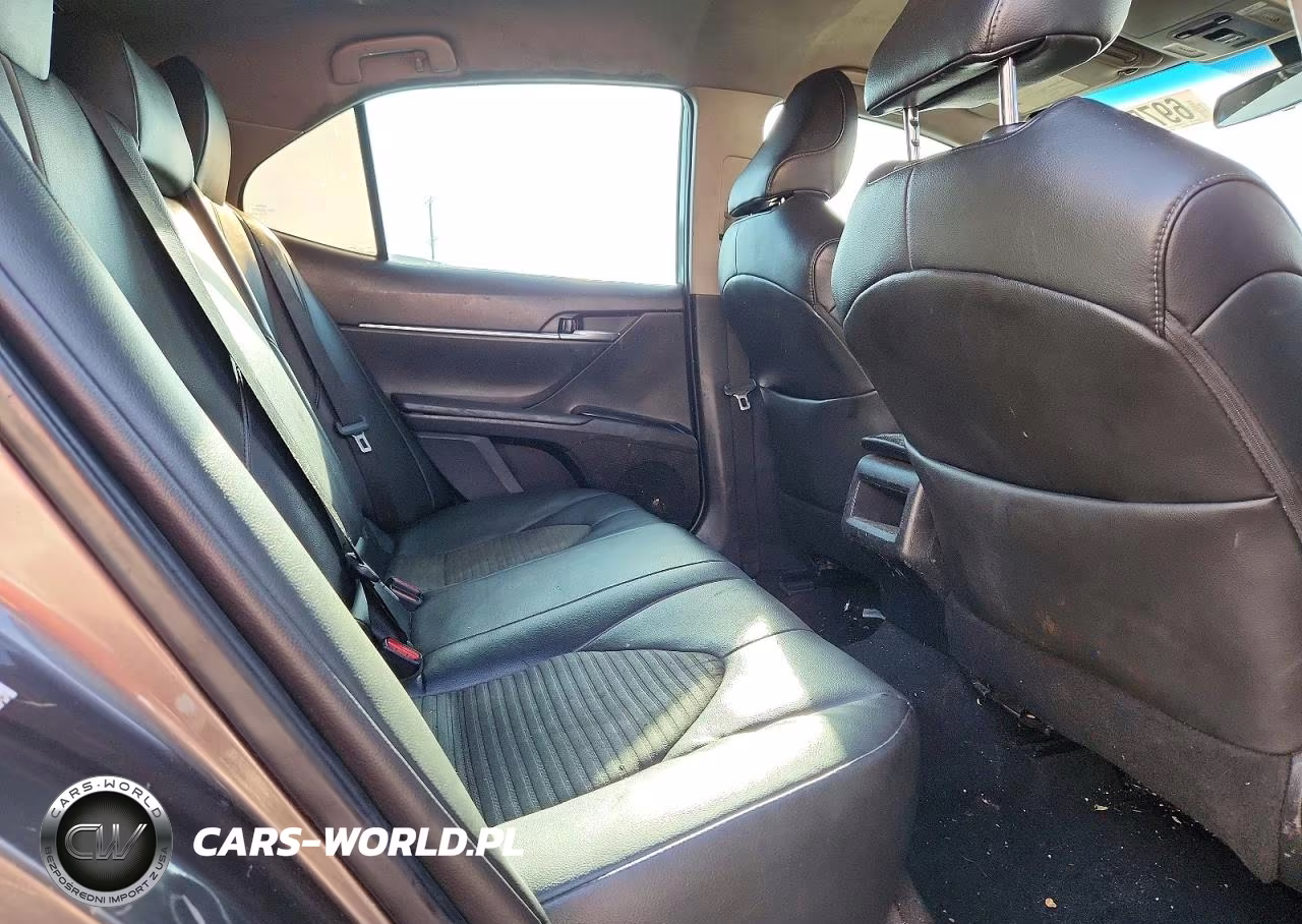 2019 Toyota Camry Se VIN:4T1B11HK0KU752726 - 10
