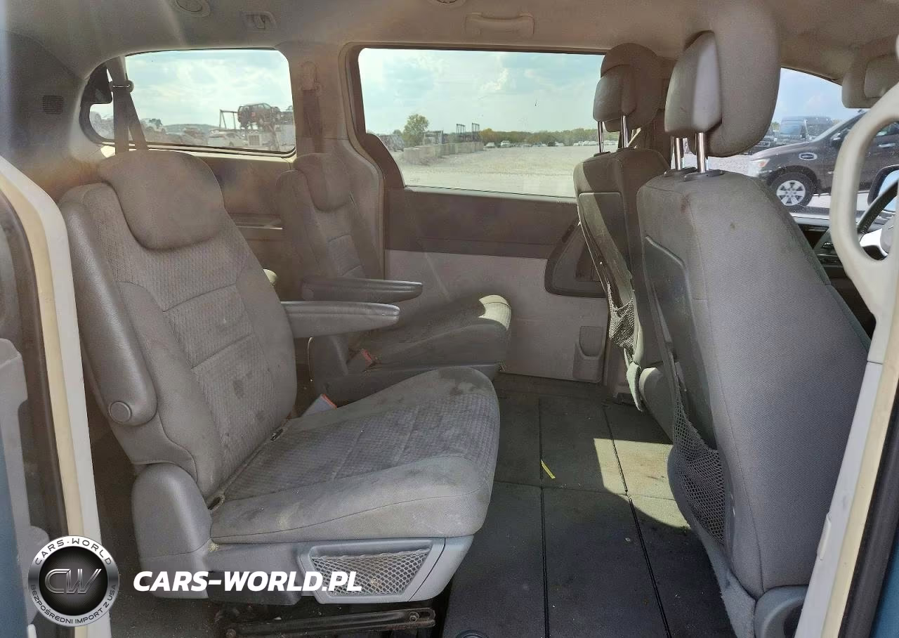 2010 Chrysler Town & Country Touring VIN:2A4RR5D11AR309166 - 11